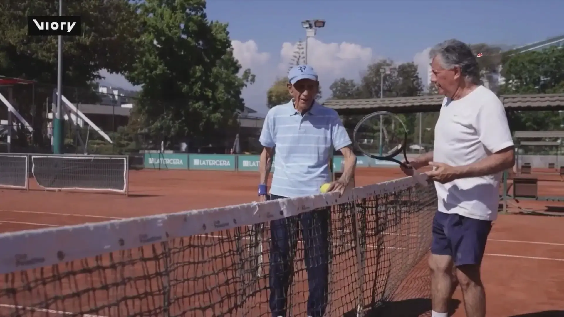 Tay vợt tennis 101 tuổi vẫn tích cực thi đấu